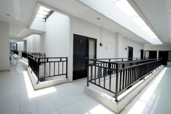 D'Paragon Kijang Utara Alastuwo Exteriör bild